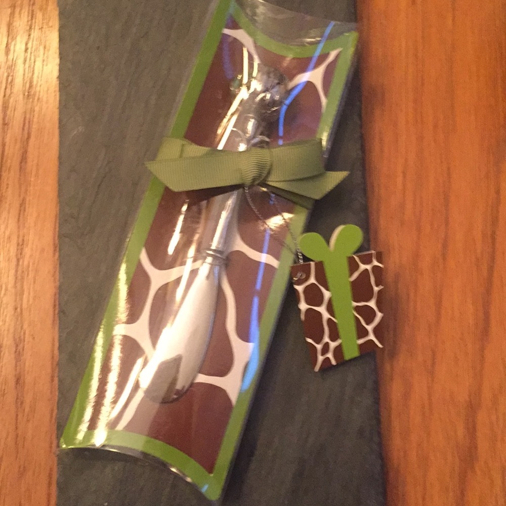 Decorative cheese or dip spreader